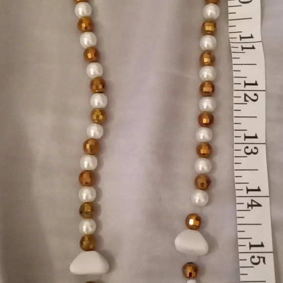 Lovely Beaded Necklace - Picture 3 of 3